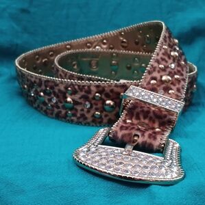 Y2K blinged out Kathy Van Zeeland faux calf hair leopard rhinestone belt size L